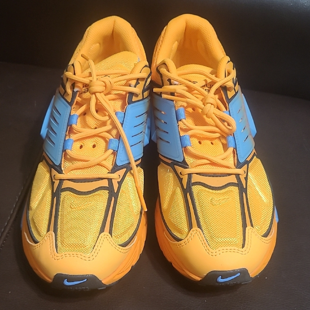 Nike Athletic Shoes in Orange and Blue - Picture 2 of 6